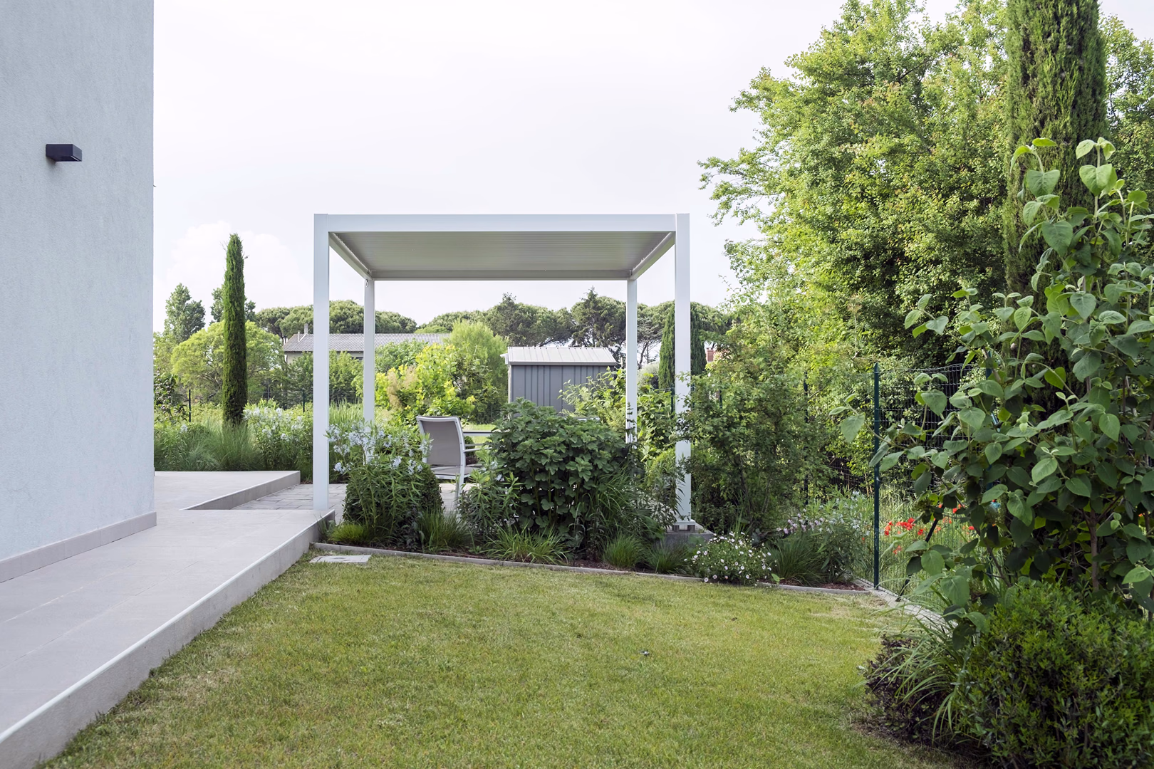 View 3 of the “Mediterranean Grass” garden design, created by Roberto Landello.
