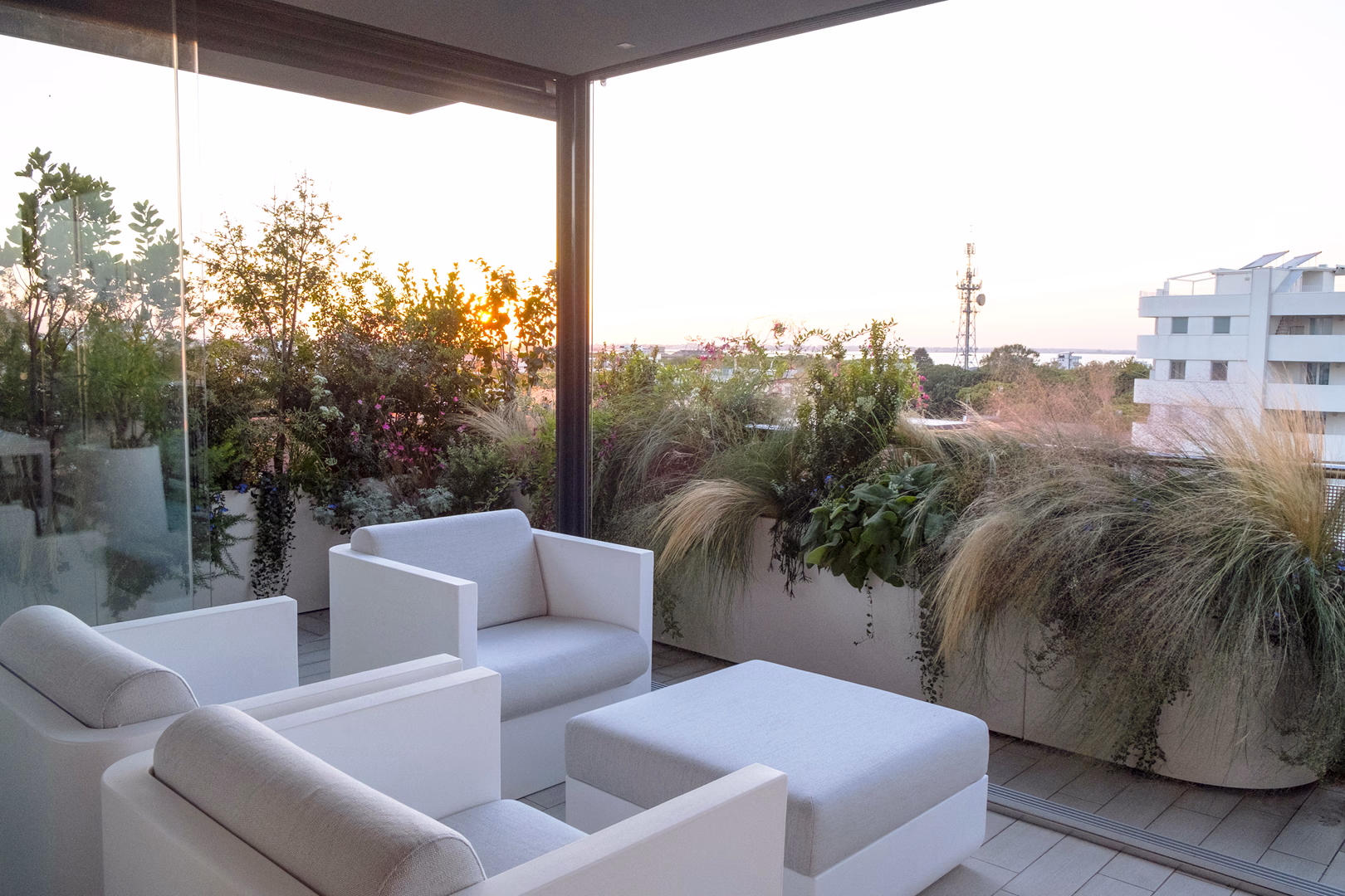 Vista 1 del progetto di giardino Mediterraneo contemporaneo, realizzato da Roberto Landello.