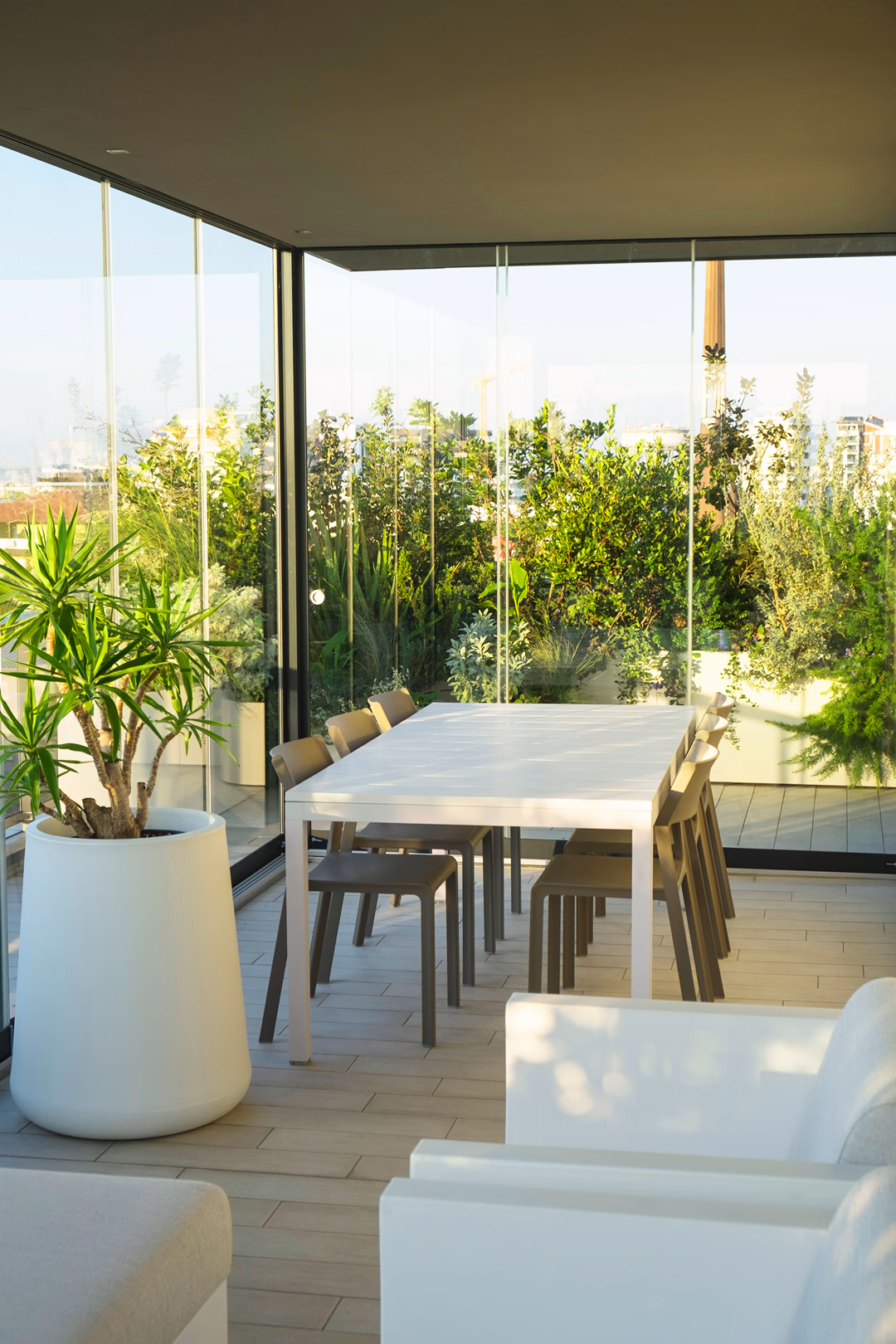 View 5 of the Contemporary Mediterranean garden design by Roberto Landello.