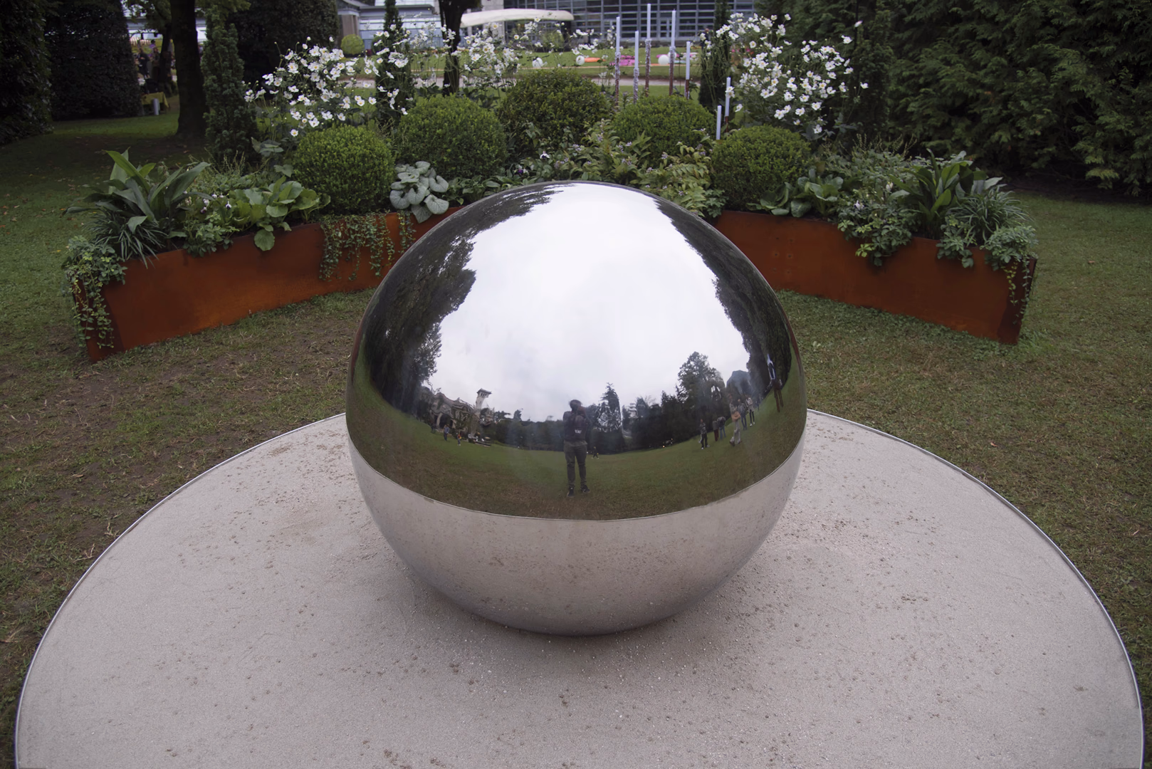 View 1 of the “Lunar Cycle” garden design, created by Roberto Landello.