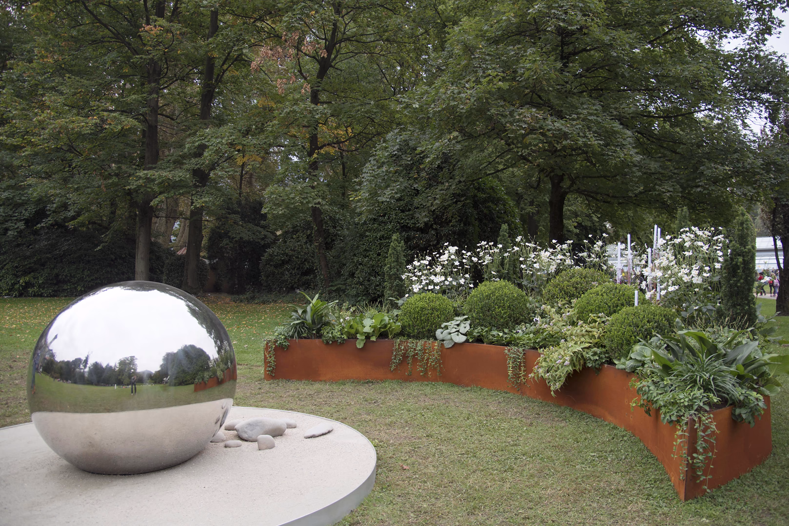 View 18 of the “Lunar Cycle” garden design, created by Roberto Landello.