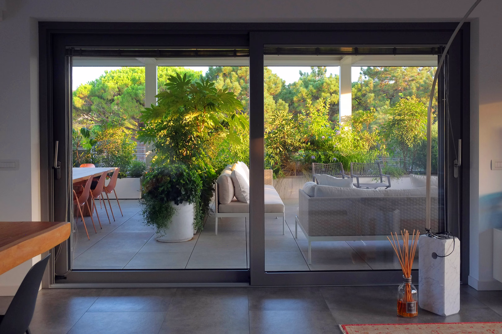 View 4 of the Tropical Pines garden design, created by Roberto Landello.Vista 4 del progetto di giardino Tropical Pines, realizzato da Roberto Landello.