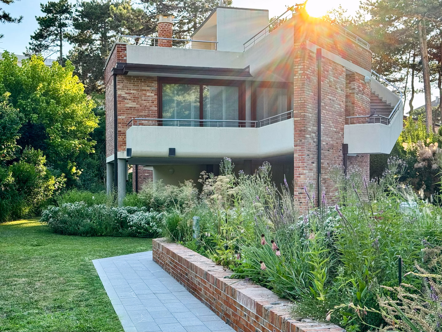 View 20 of the “Natural Garden” garden design project, created by Roberto Landello.