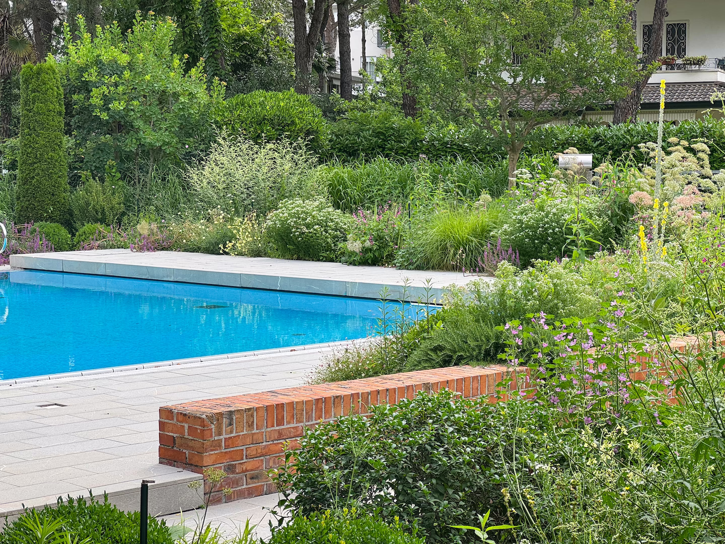View 21 of the “Natural Garden” garden design, created by Roberto Landello.